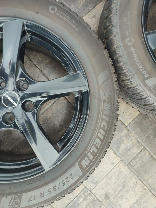 Zestaw zimowy felgi z oponami 17 5x114.3 Renault. Honda. Mazda. Kia..