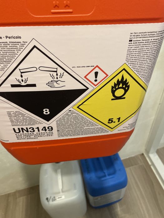 bidões 20l  Jericans