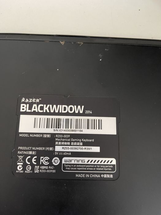 Torre gaming e teclado razer com rato