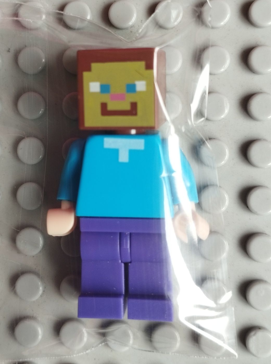 Minecraft figurka niebiesko fioletowa