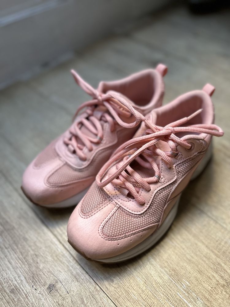 Рожеві кросівки PUMA Cilia