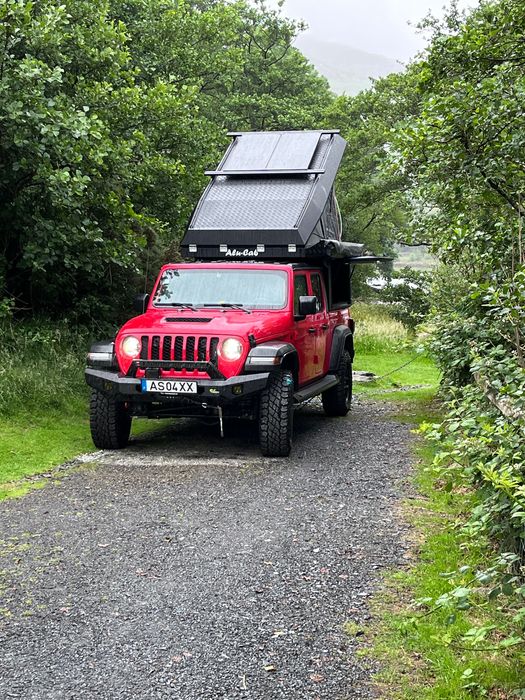 Jeep Gladiator with Alu-Cab rooftent