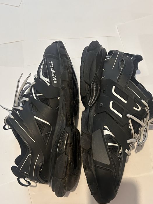 Balenciaga track 1