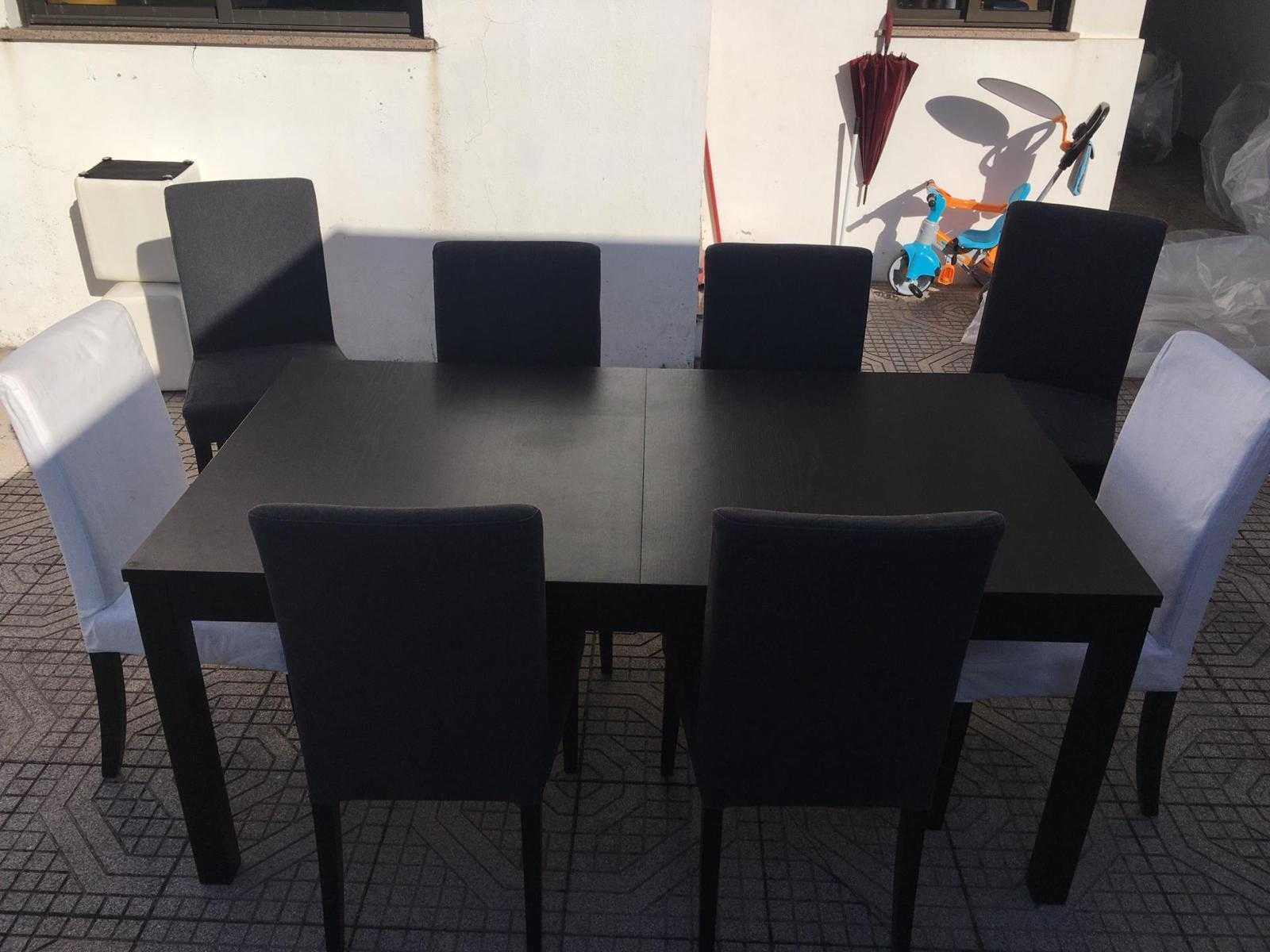 Mesa sala de jantar e cadeiras