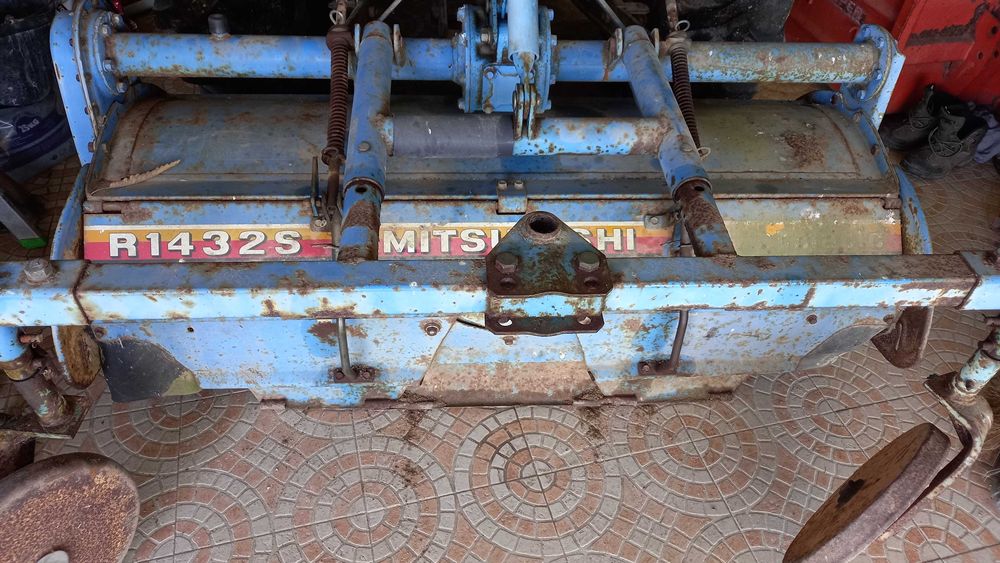 Frese trator Mitsubish