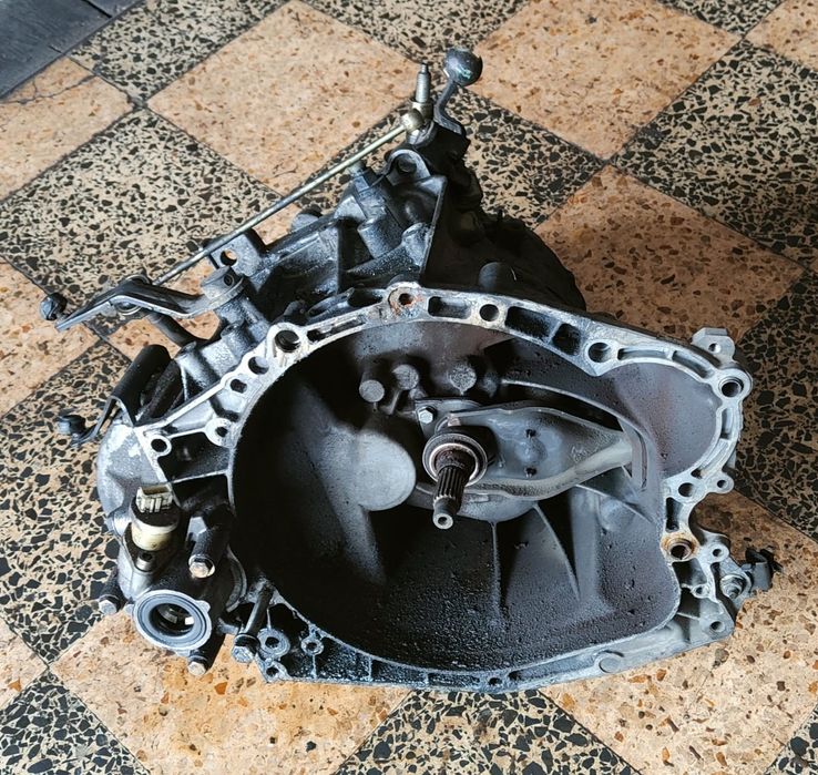 Caixa de velocidades Peugeot 206 1.9 diesel de 1999.