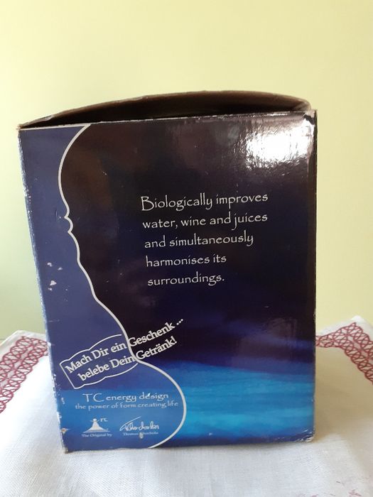 Karafa zdobiona 23,8 karatowym złotem