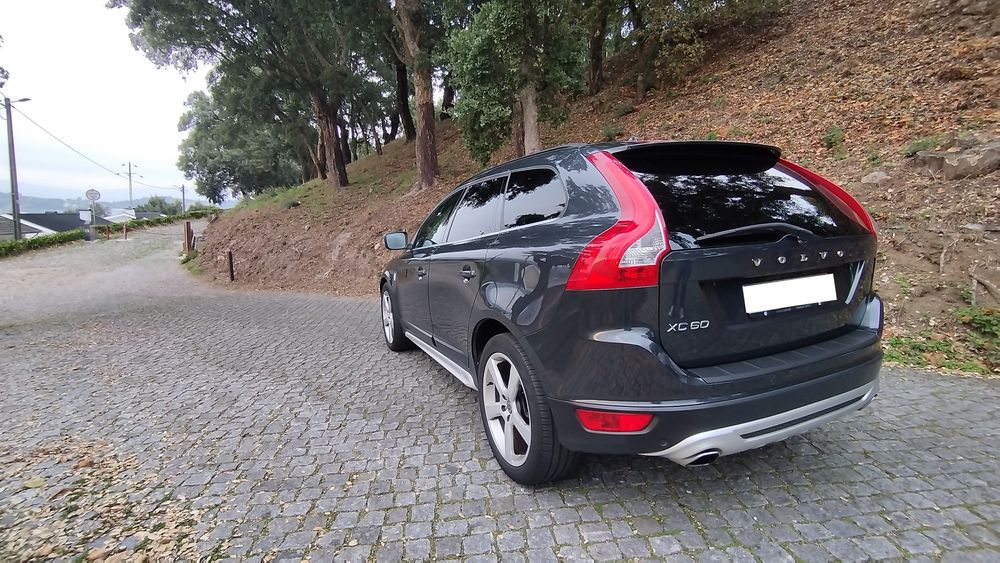 Volvo XC 60 R-DESIGN versão 85 anos