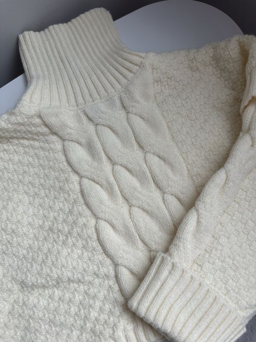 Вкорочений светр крупної вʼязки