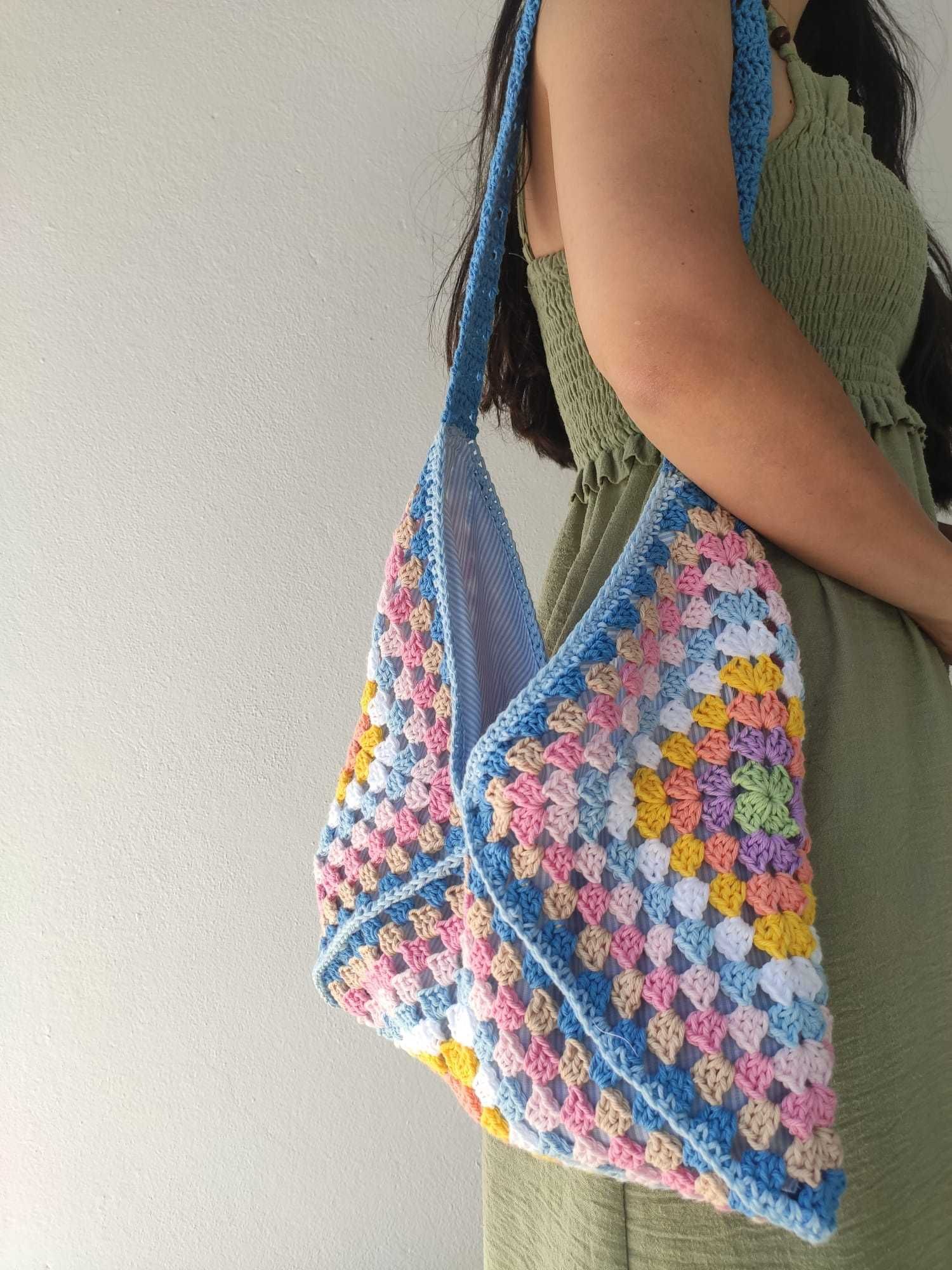 Saco em tricot, fio rústico, feito à mão
