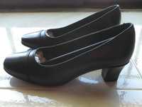 Sapatos de Senhora nº 34
