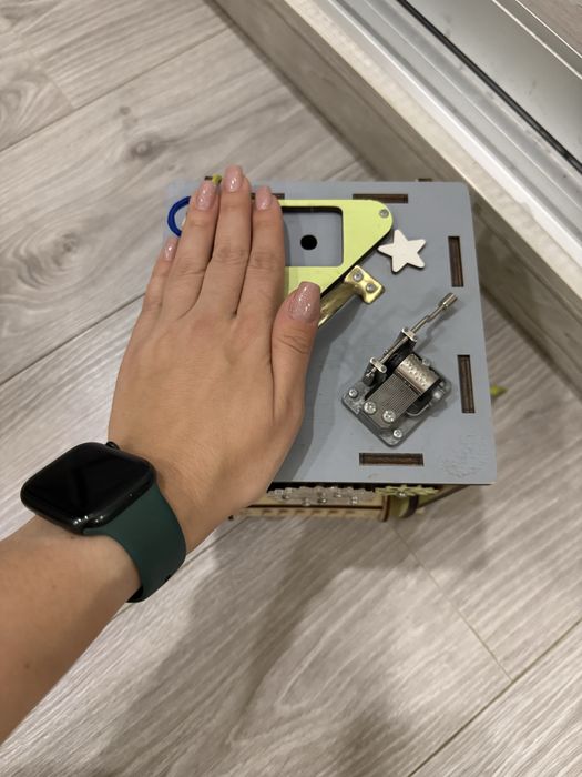 Бізі куб середній