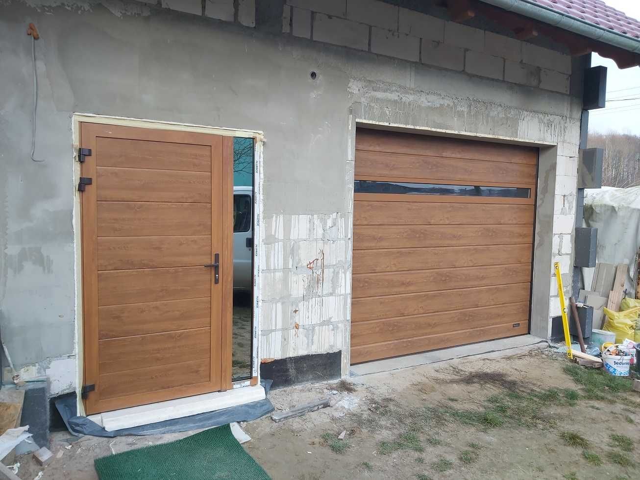 Drzwi garażowe segmentowe z drzwiami, Producent, Krótkie terminy