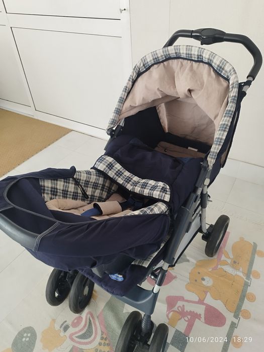 Carinho de passeio e cadeira auto.