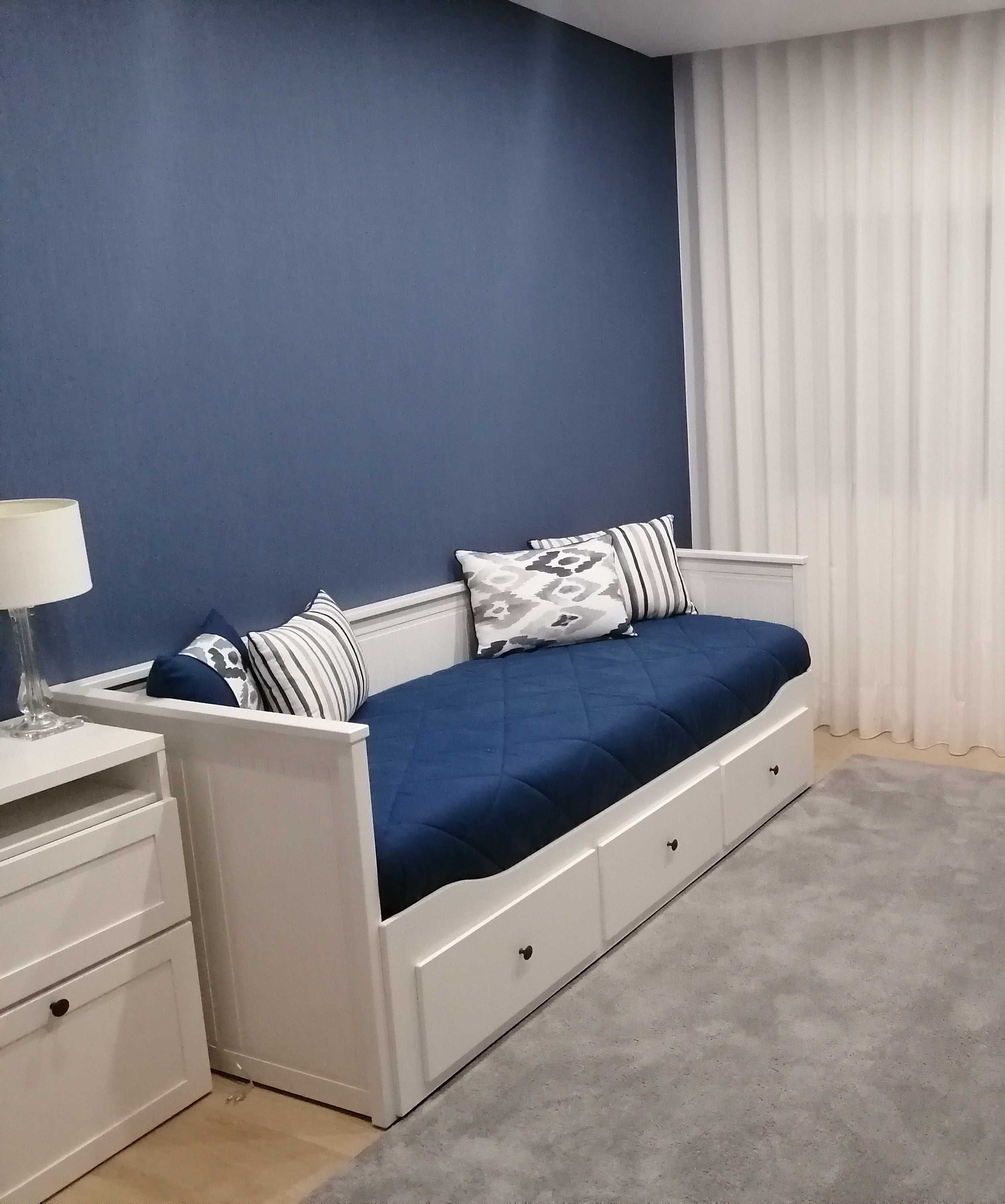 Cama de criança, dupla + mesa cabeceira + armário