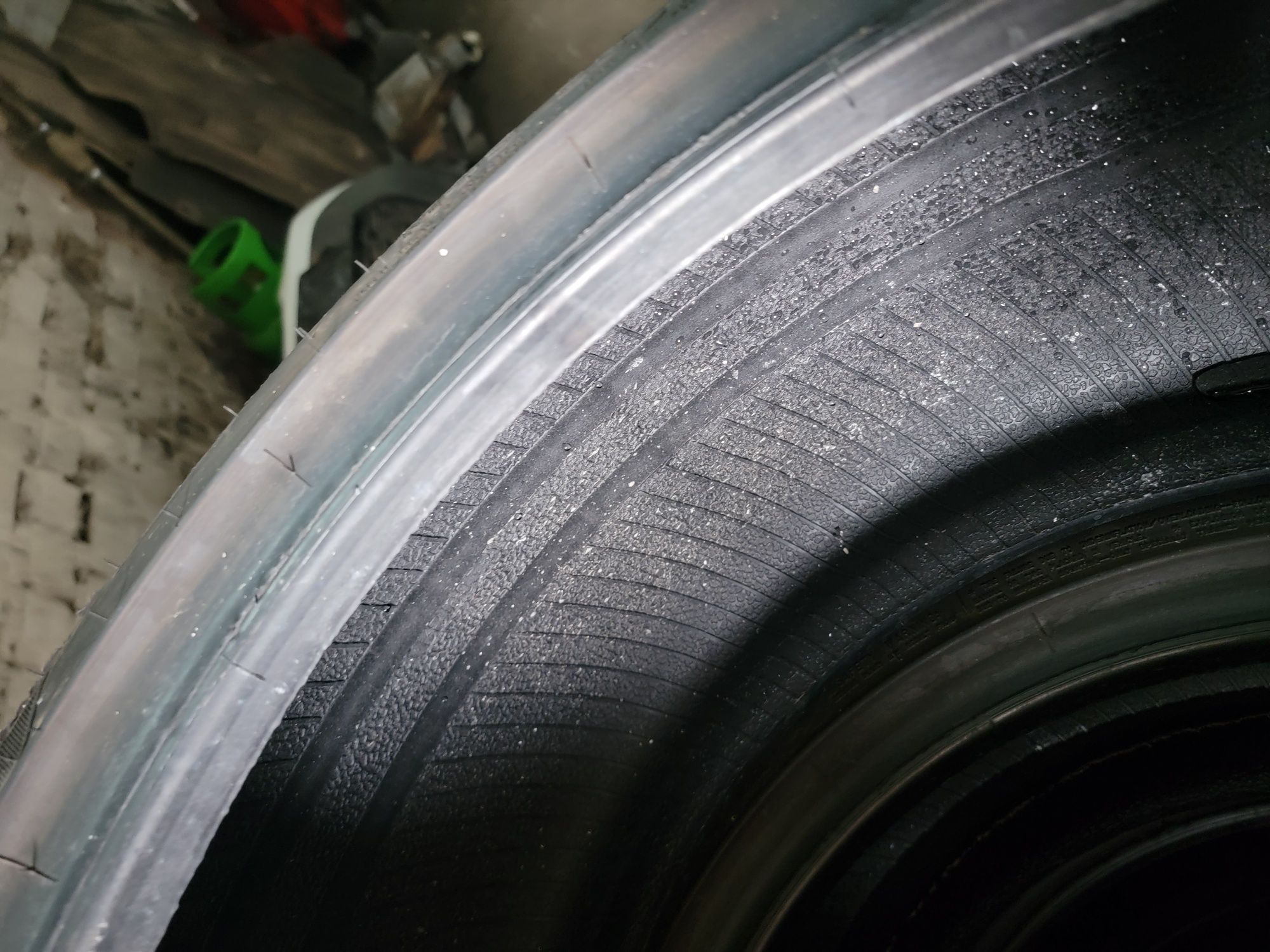 Гума Goodyear 235/40/19 нова