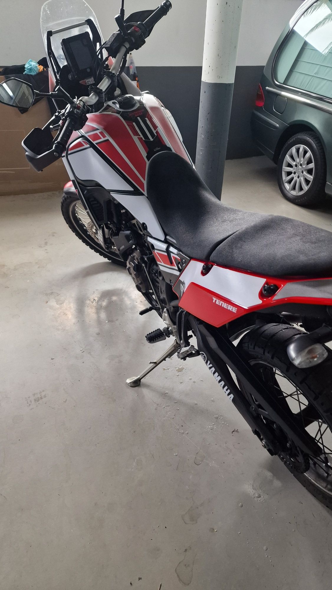 Mota tenere 700.