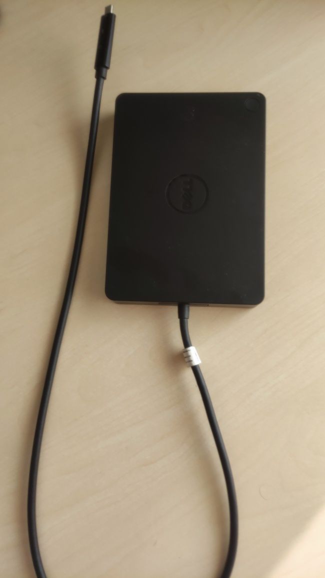 Stacja dokująca Dell WD15 (dodatkowe gniazda, dwa monitory)