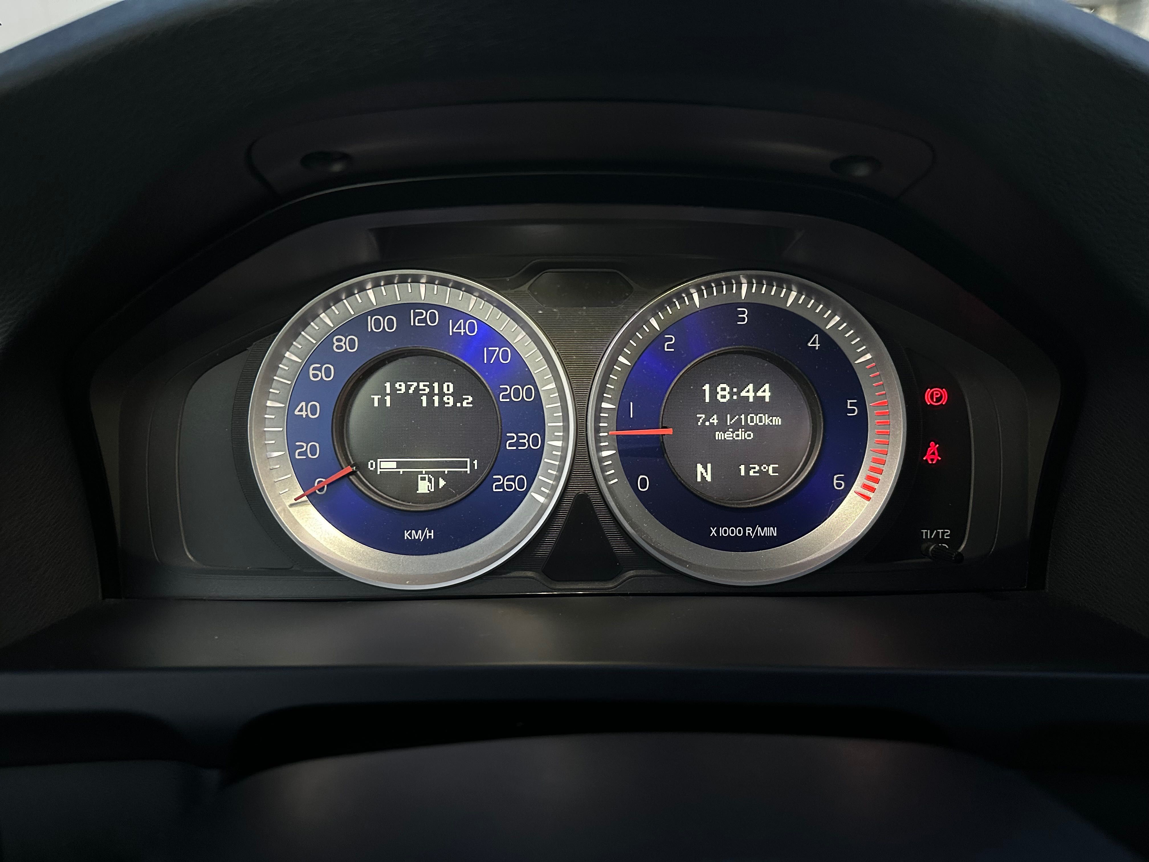Volvo S60 R-Design D5 AWD (descida de preço )
