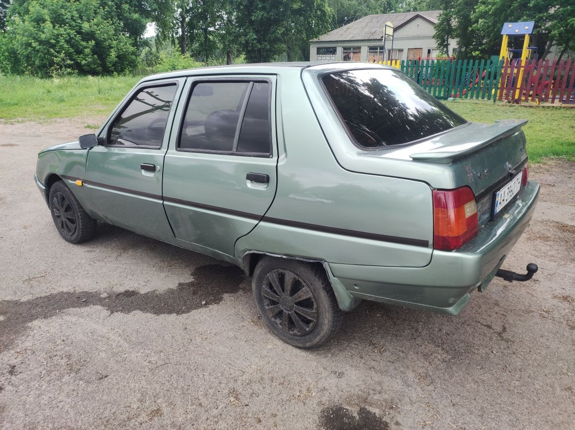 Продам Славуту Рик 2006 инжектор Доки Порядок.