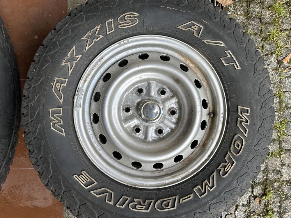 3 pneus e 3 jantes Maxxis 245/70/R16