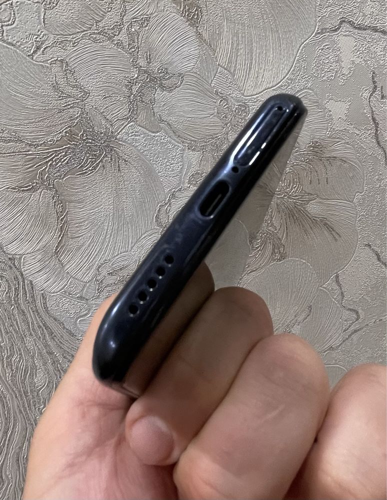 Мобильный телефон VIVO V17 Pro 8/128gb б/у