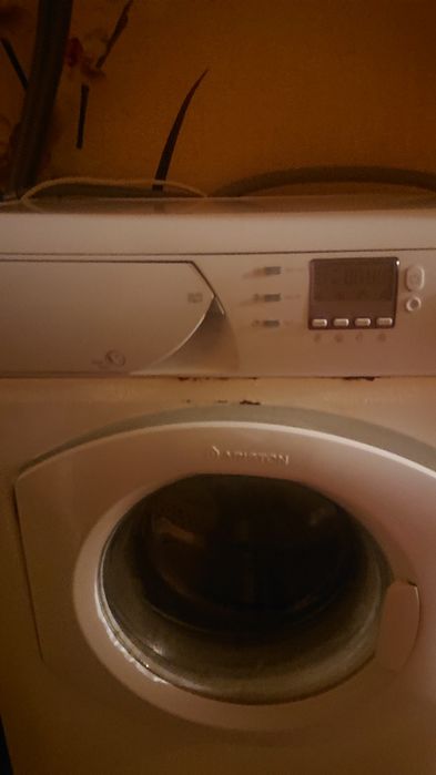 Робоча пральна машина-автомат Ariston