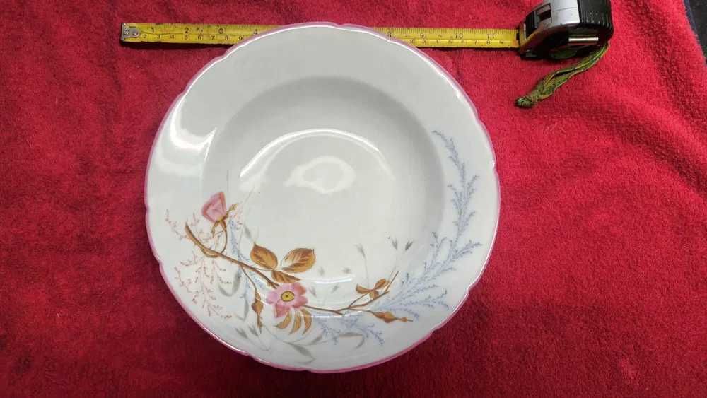 3 Pratos porcelana
