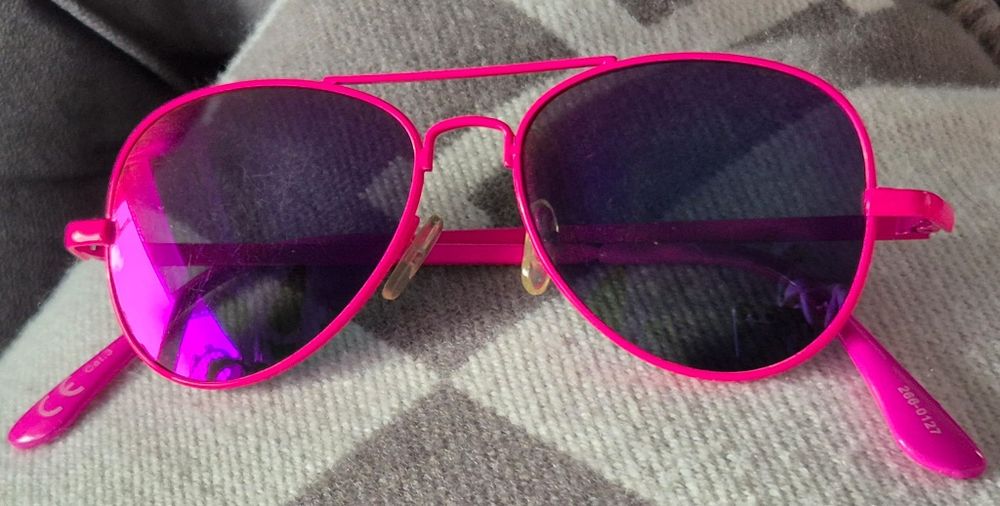 Okulary przeviwsłoneczne dla dziewczynki różowe stan db