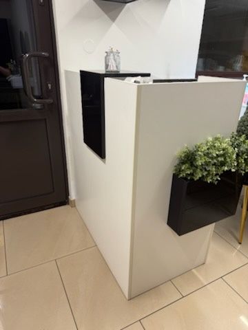 Lada recepcyjna, recepcja