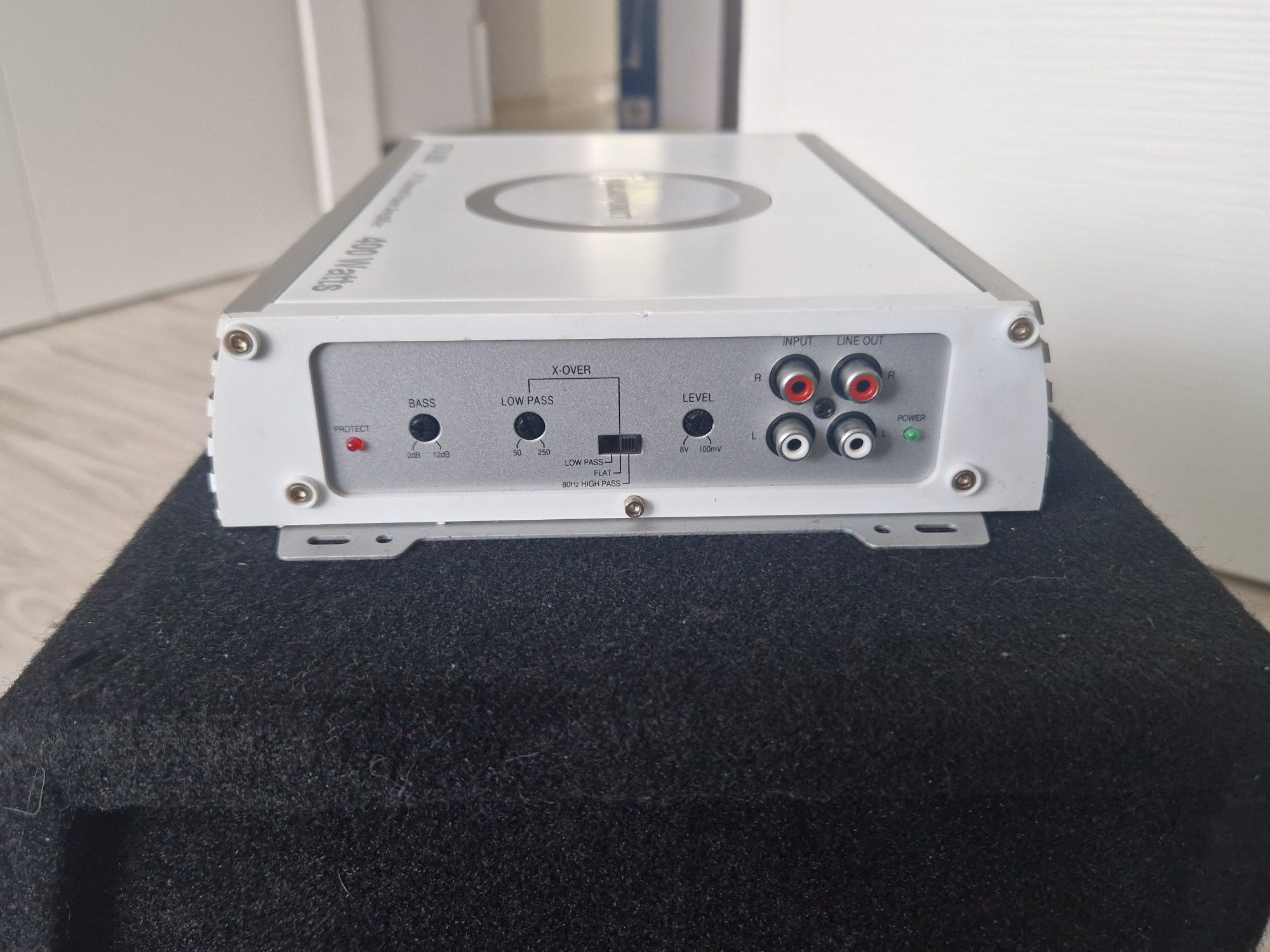 Skrzynia basowa, sub woofer, tuba Blaupunkt ze wzmacniaczem GTA260 400