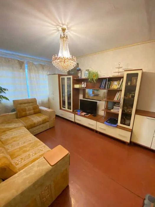 Продам уютную 2-к квартиру Алана Шепарда Титова Незалежности Литовская