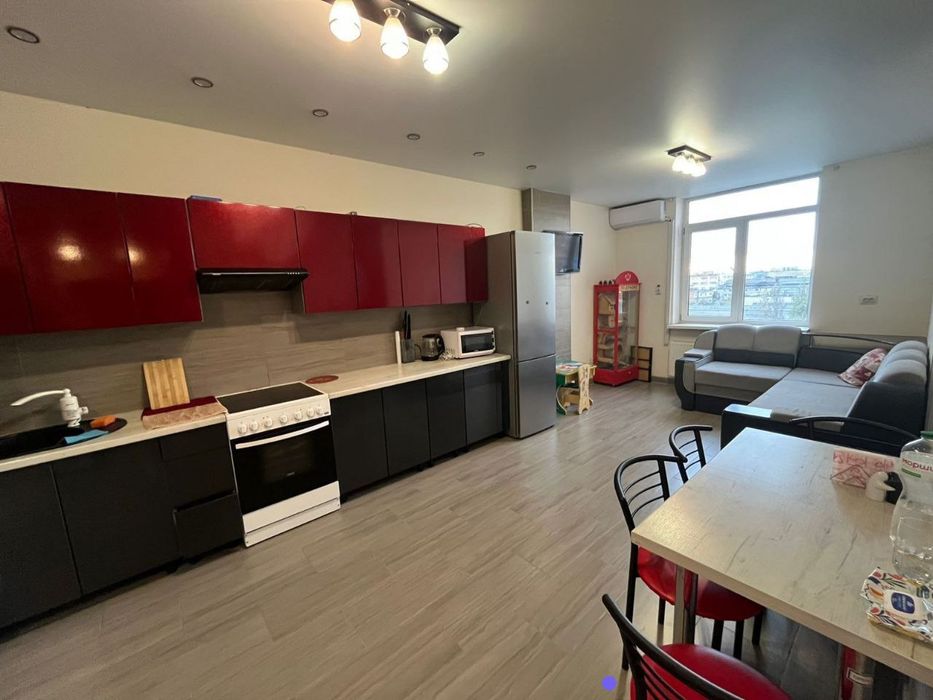 Молдаванка, жк "Балковский" 2 ком, 80м^2, новый ремонт,новый дом, меб+