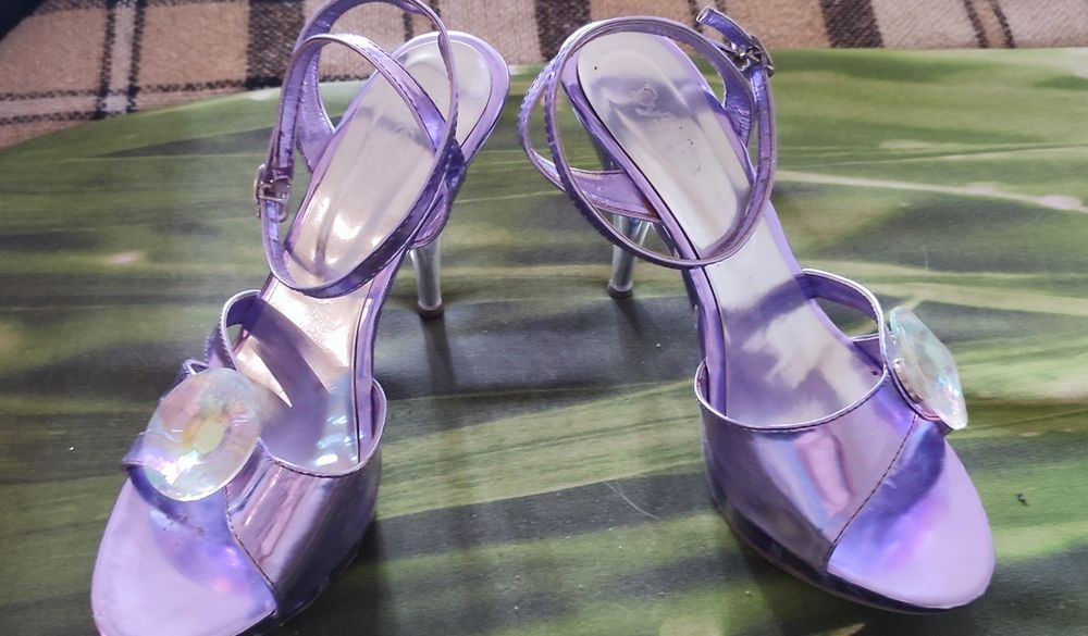 Фіолетові жіночі босоніжки, р 38 б/у