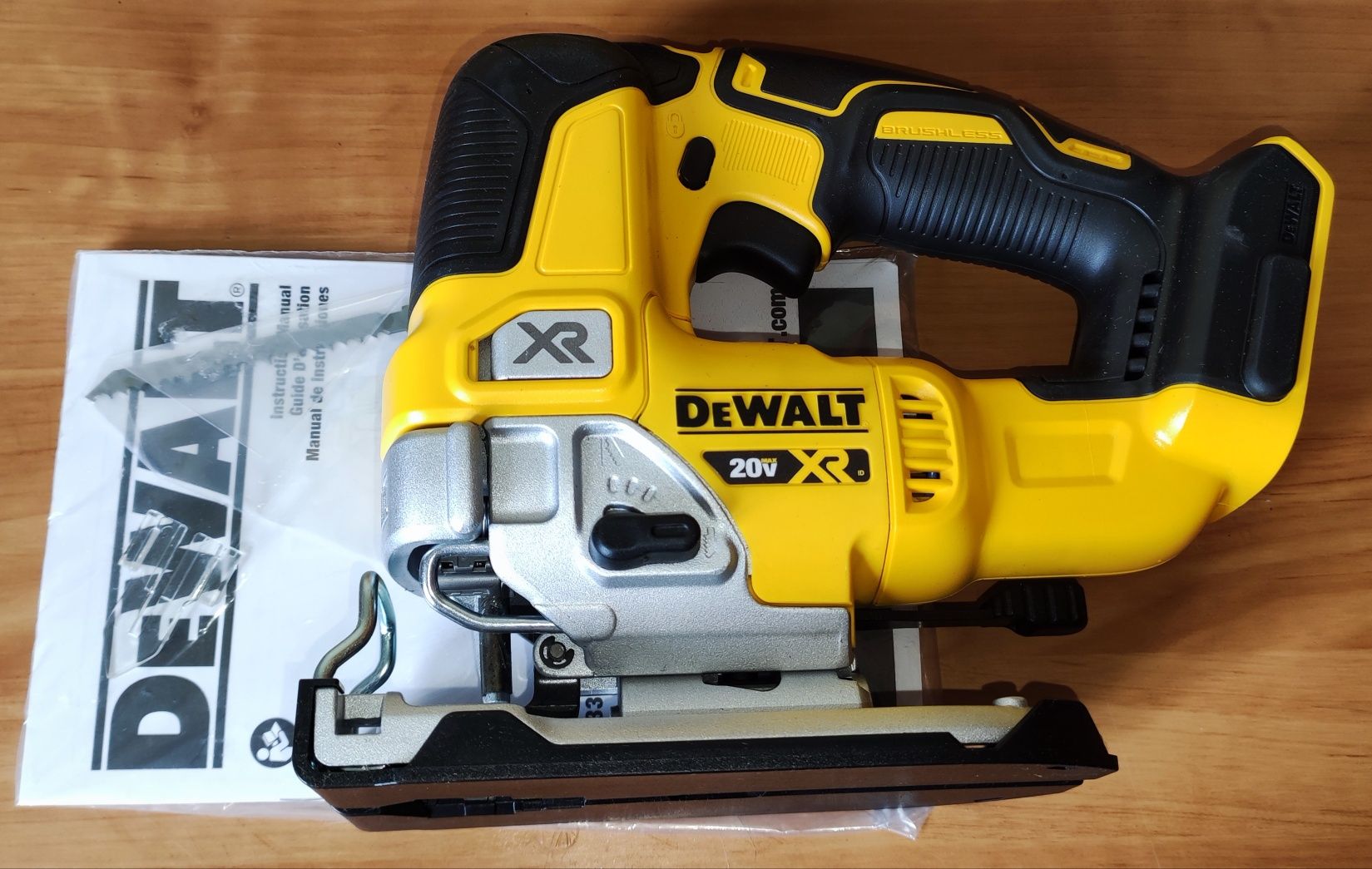 Dewalt dcs334 лобзік brushless 20v