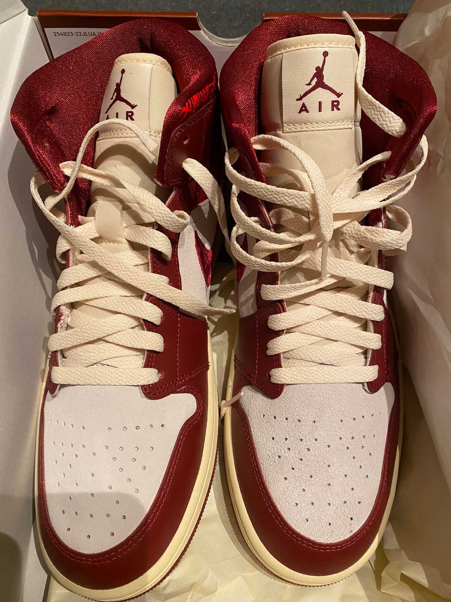 Nike WMNS Air Jordan 1 MID SE Red 44.5