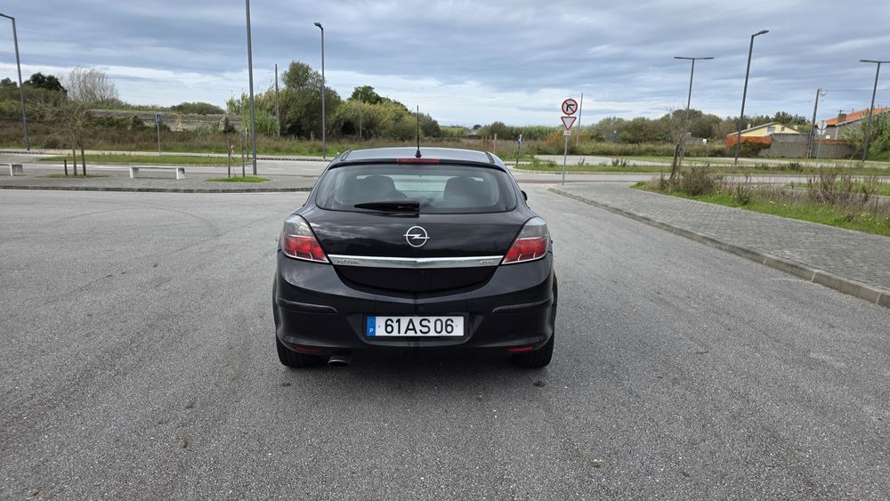 Opel Astra GTC 1.7 - 5 lugares