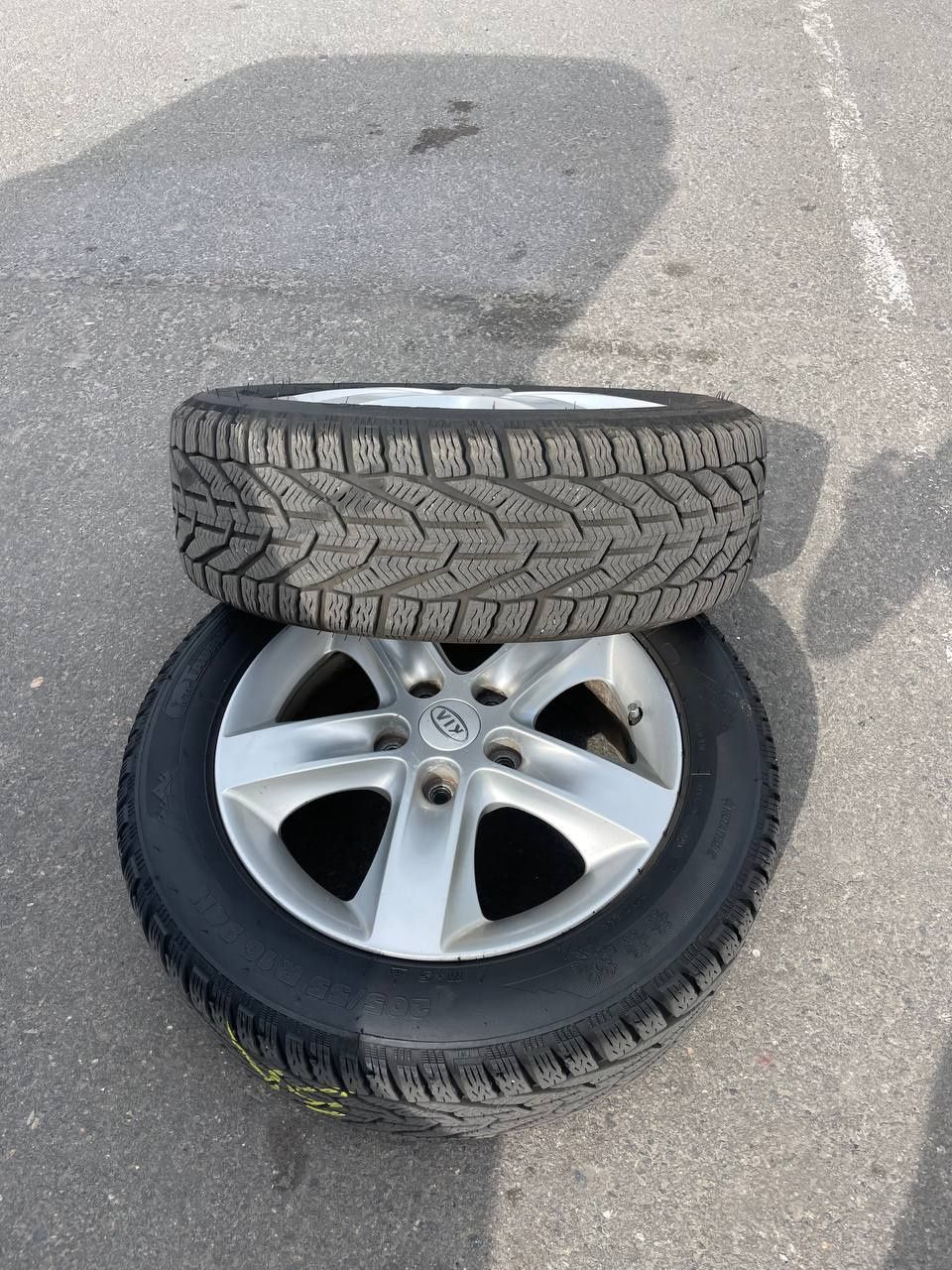 205/55/R16 Taurus,зимняя резина оригинальных дисках Kia в отличном сос