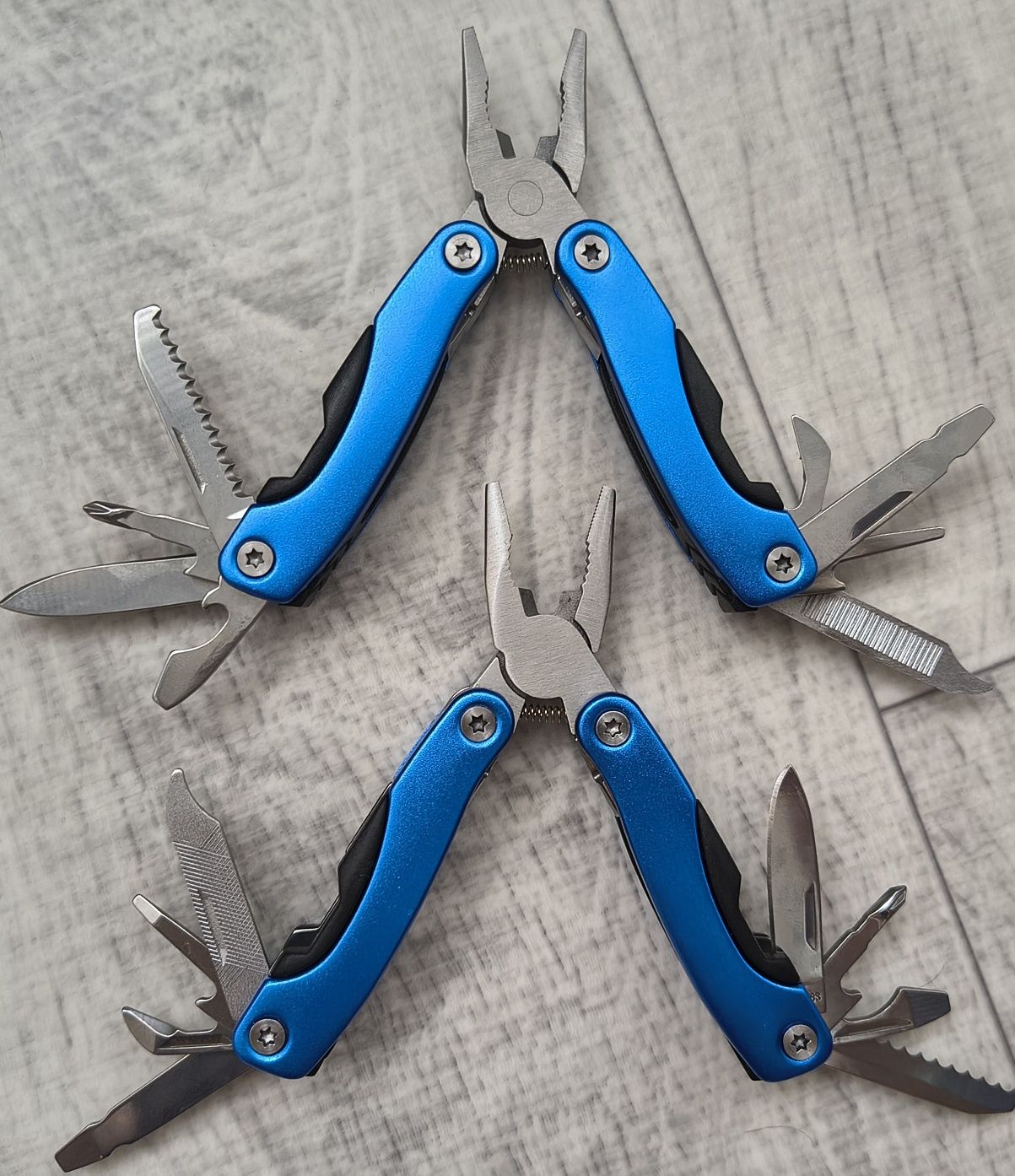 Mini multitool edc aż 16 w 1.