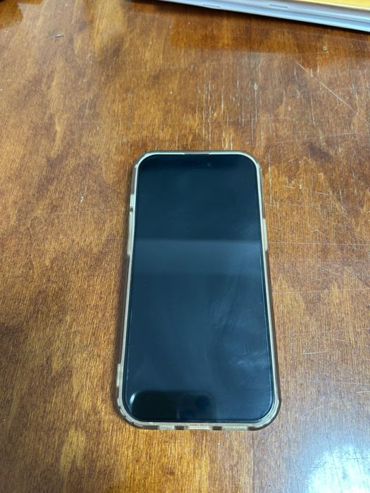 Iphone 15 yellow
