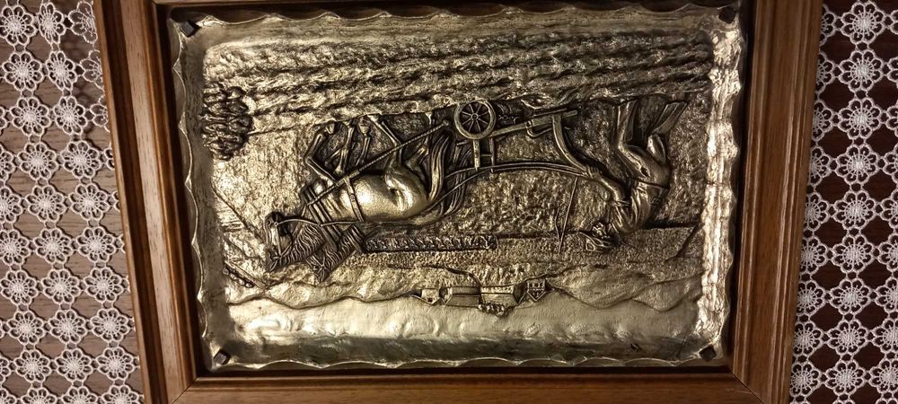 Stara plastyka w dębowej ramie