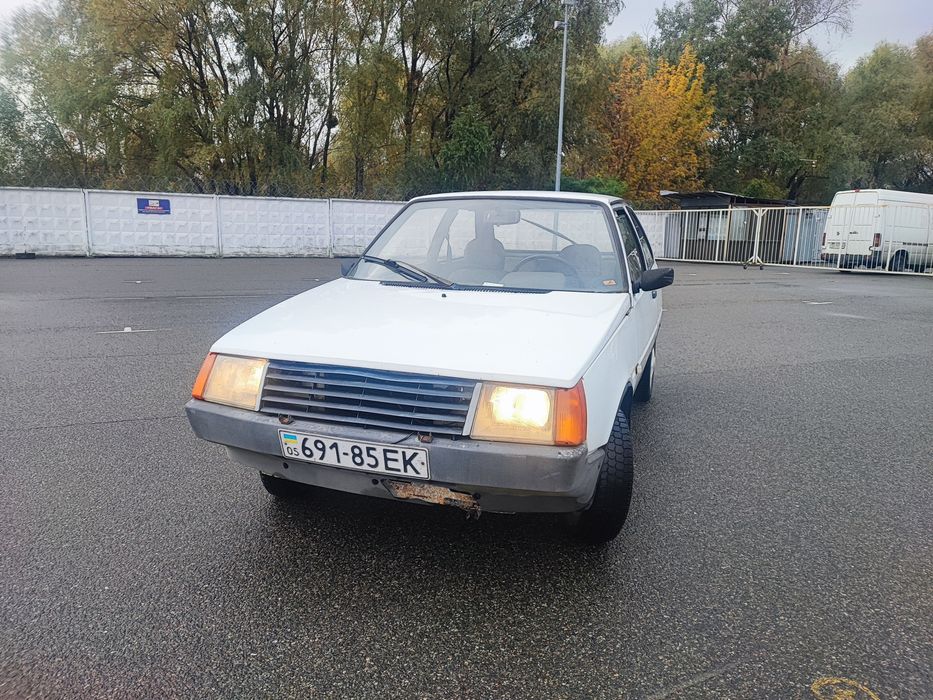 Продам Таврию Нова не крашенный