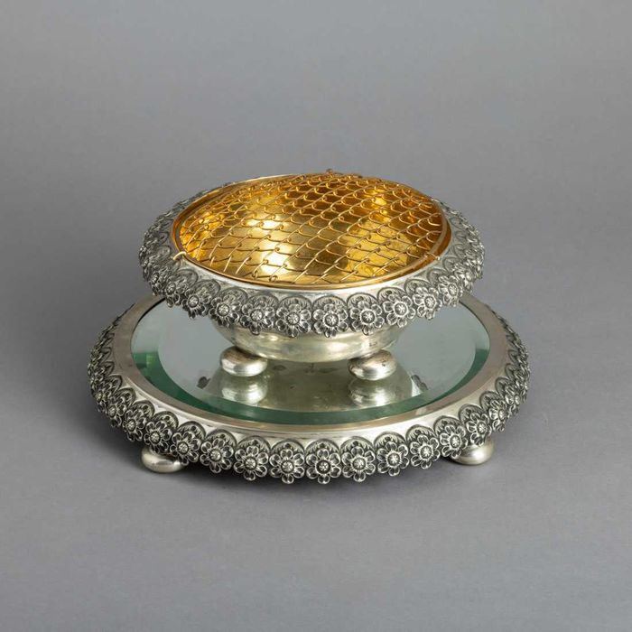 Centro de mesa/ floreira em prata antiga