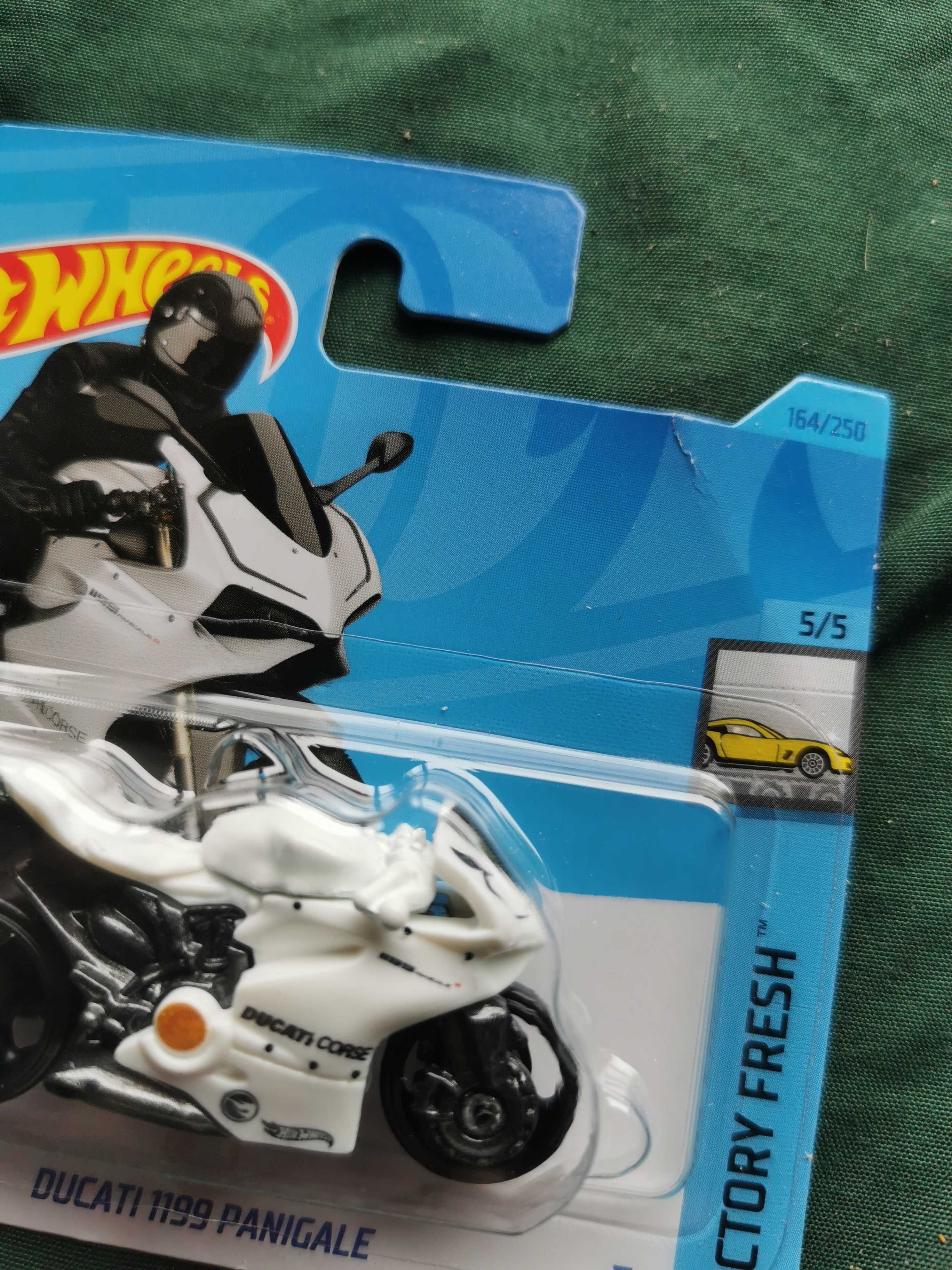 Hot wheels th treasure hunt ducati 1199 panigale