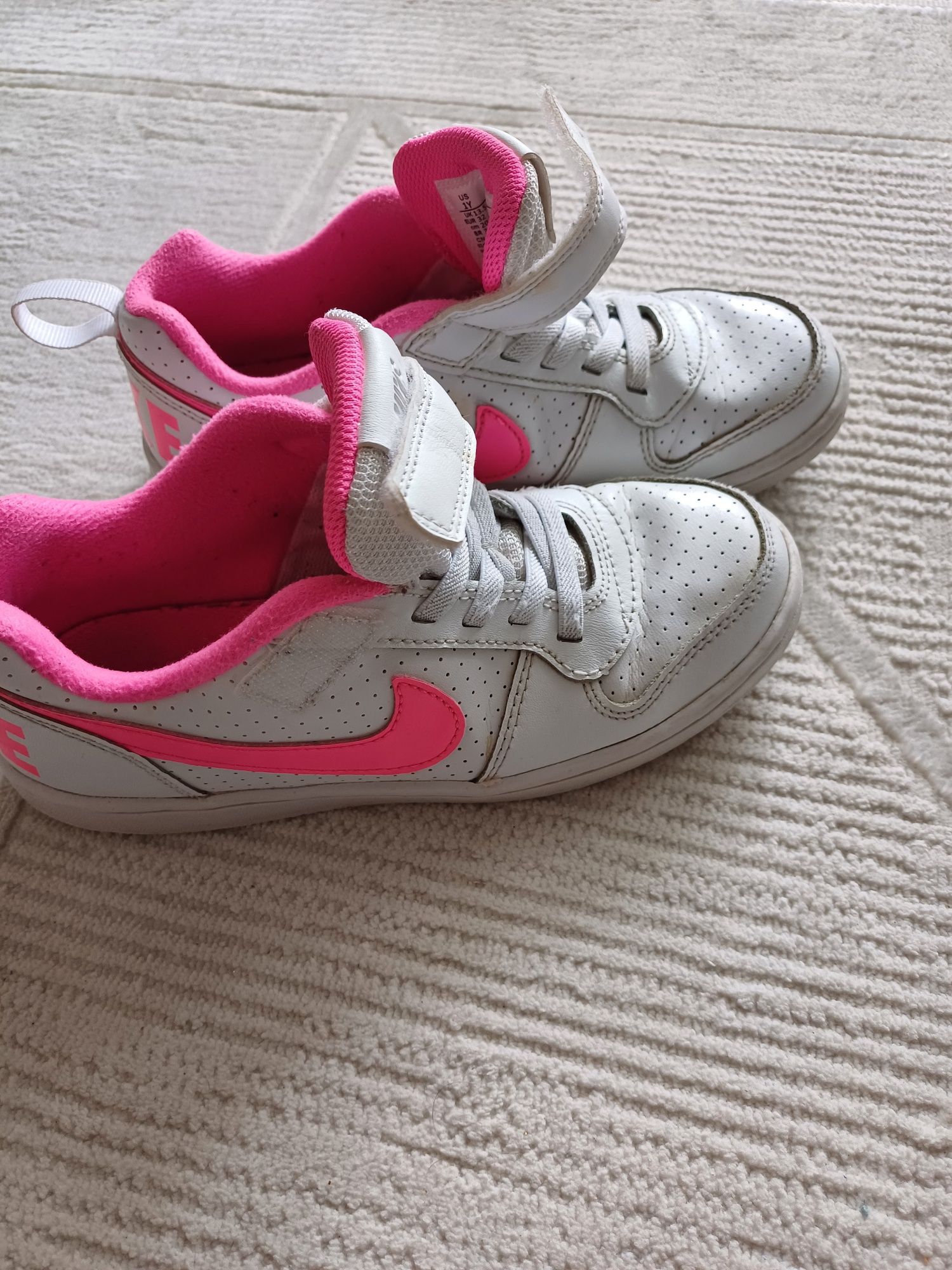 Кросівки Nike  для дівчинки 32 розмір 20 см устілка