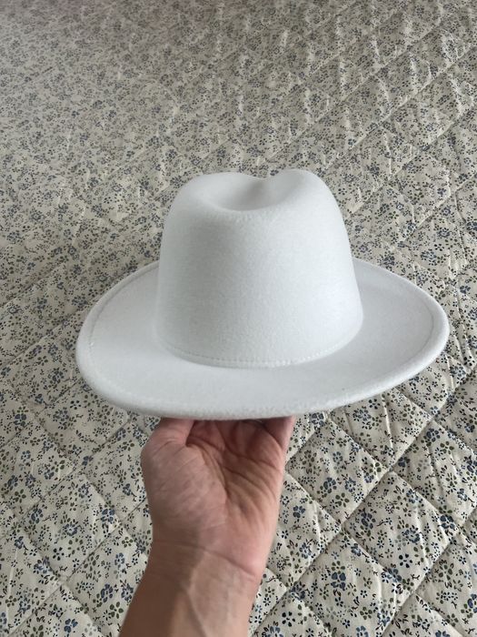 Федора шляпка біла
