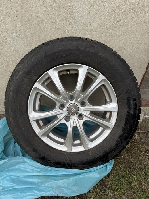 Opony zimowe z felgami