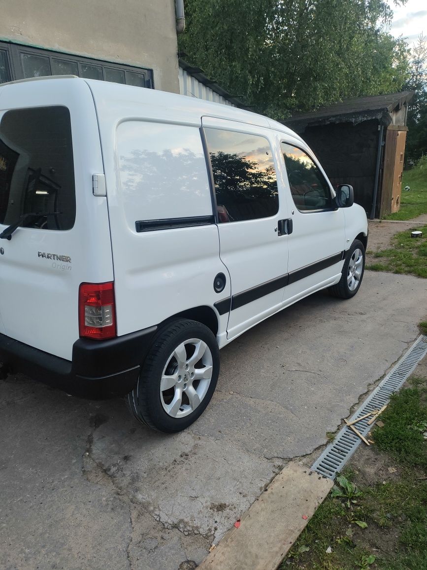 Peugeot Partner 1.6 hdi klima boczne drzwi