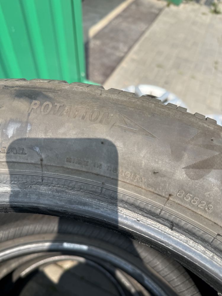 255/50/19 Bridgestone blizzak lm005