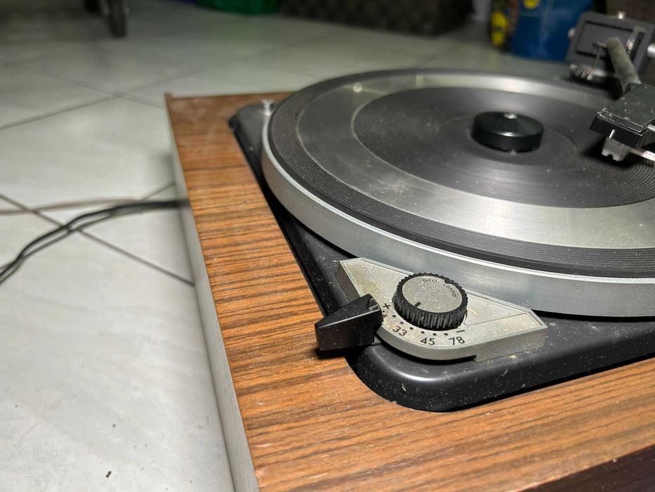 Gira-Discos Vintage Dual 1010A – Clássico Alemão